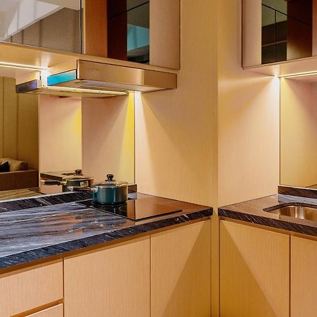 Avante Hotel Petaling Jaya Exterior foto A kitchen with a granite countertop
