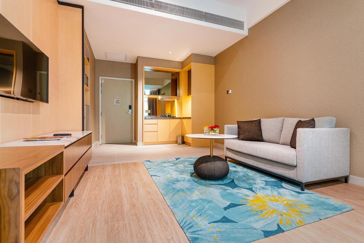 Avante Hotel Petaling Jaya Exterior foto A living room in a hotel suite