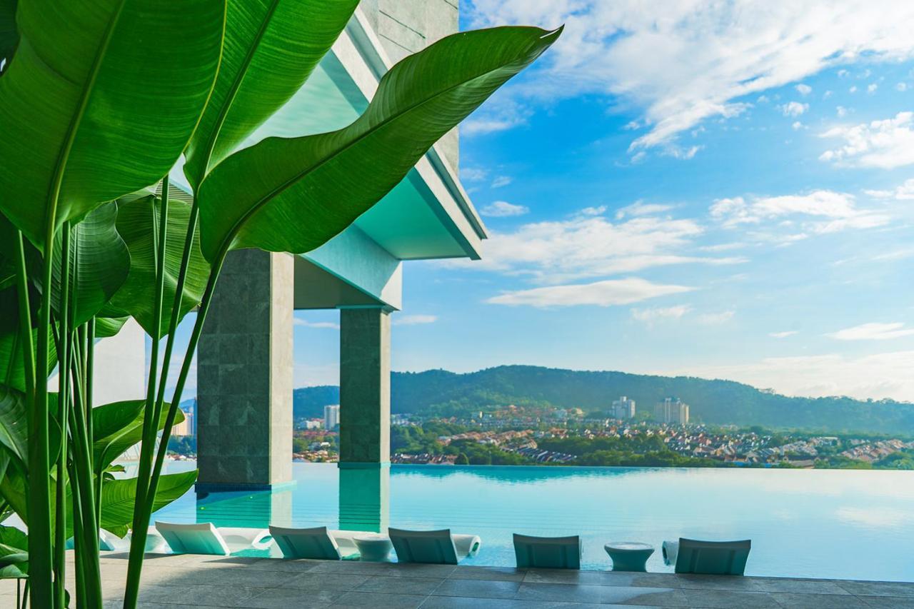 Avante Hotel Petaling Jaya Exterior foto Infinity pool at the 1018