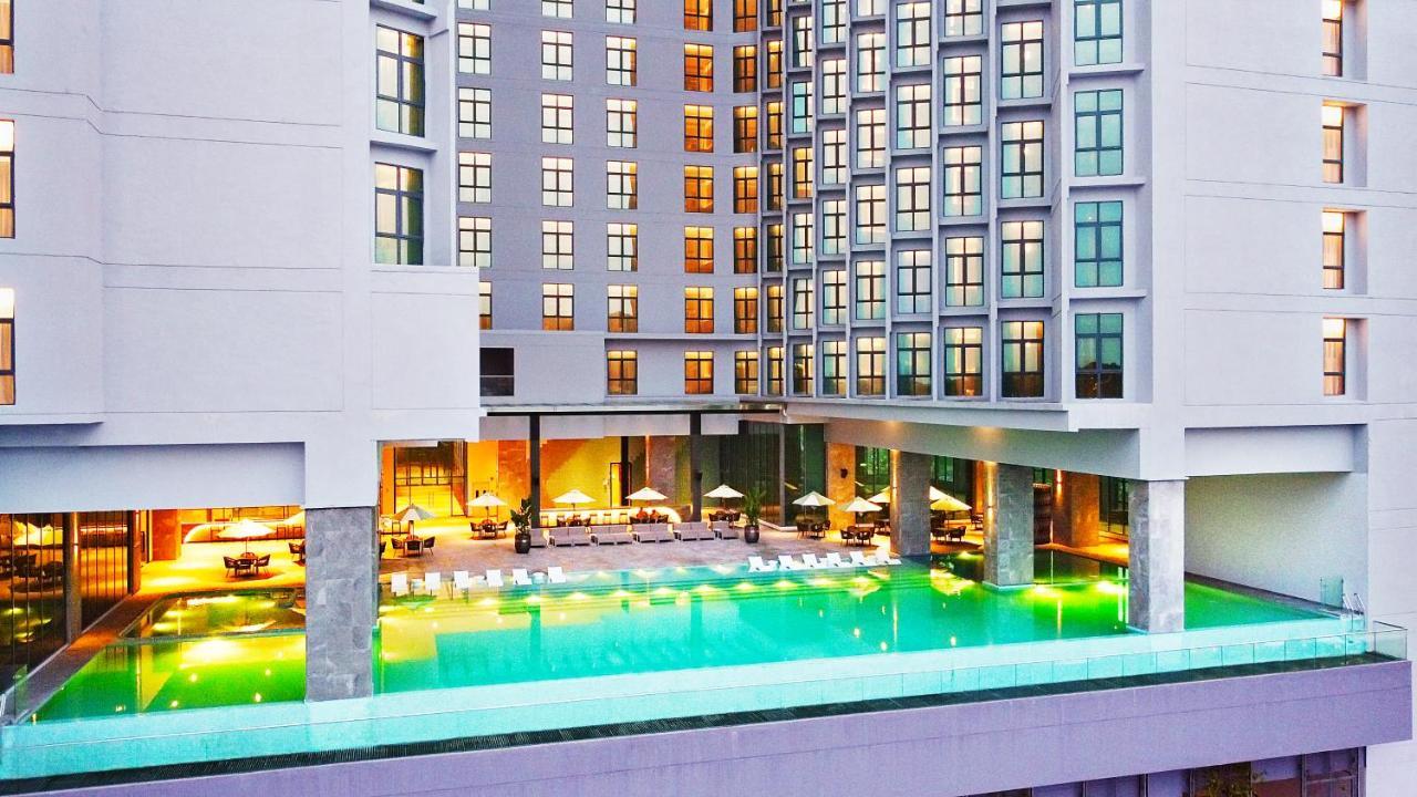 Avante Hotel Petaling Jaya Exterior foto The swimming pool at the hotel